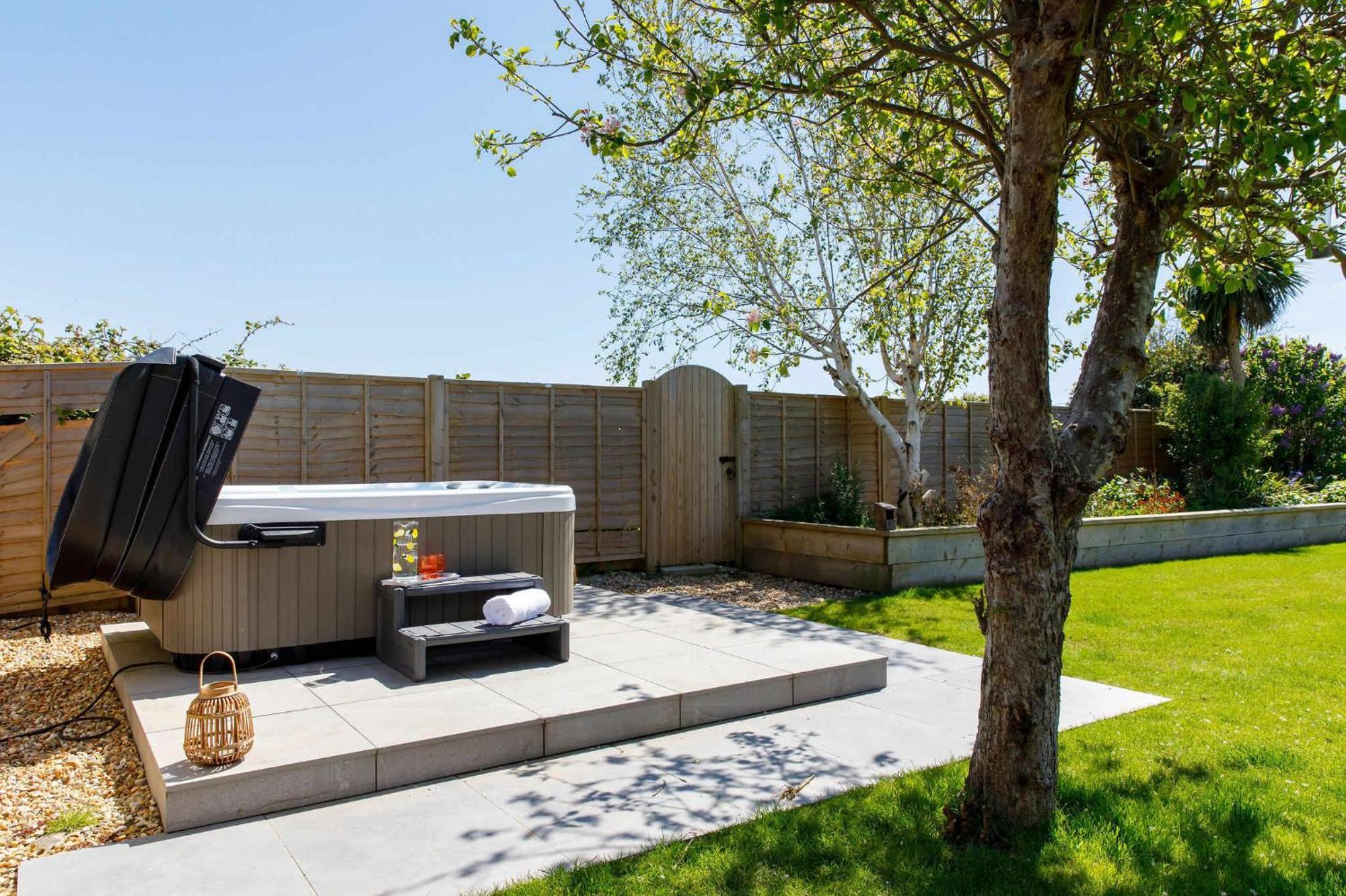 Spacious Home For 8 In Witterings - Walk To Beach Ист-Уиттеринг Экстерьер фото